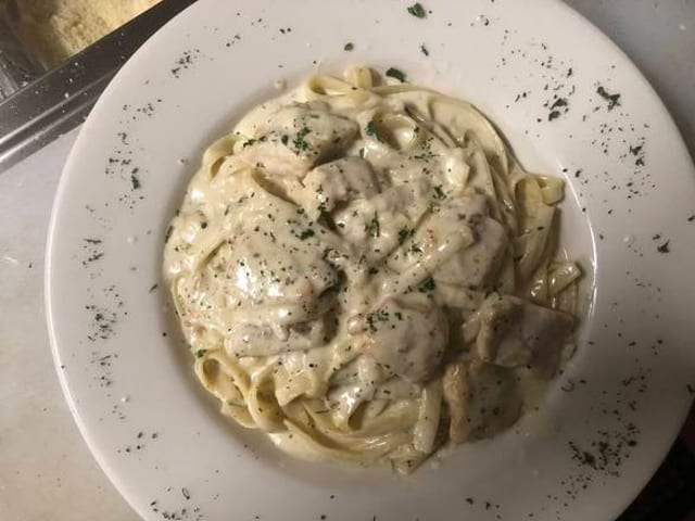 Chicken Pasta Alfredo Tray.